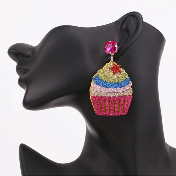 Whimsical Cupcake Dangle Earrings - Sweet Treats for Your Ears! 🧁 NWT Birthday - Picture 3 of 7